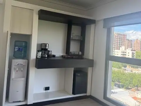 Oficina 4 ambientes con 2 baños