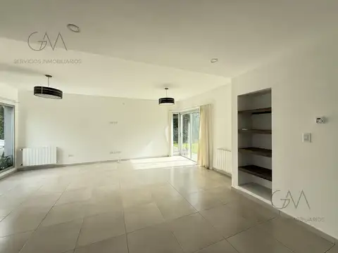 Casa 4 ambientes con 3 baños
