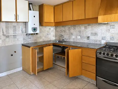 Departamento en Alquiler en Tolosa, $ 820.000