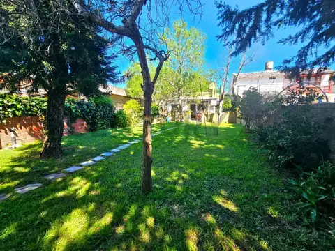 Casa en venta con amplio jardin