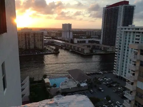 Ocean Drive al 1800 - Prince George, Hallandale 1800