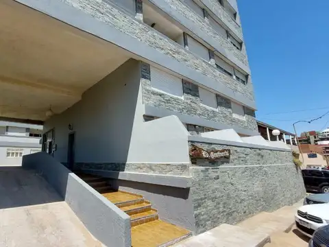 Av. Costanera entre Pase 121 y 123