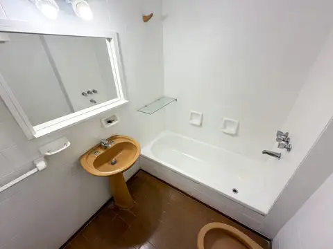 Departamento en Alquiler con 1 cocheras