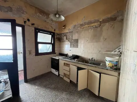 CASA A REFACCIONAR Y DUPLEX EN VENTA