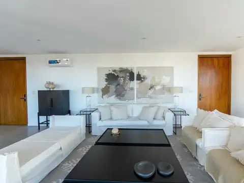 PISO DE CATEGORIA EN VENTA LA PLATA PLAZA OLAZABAL