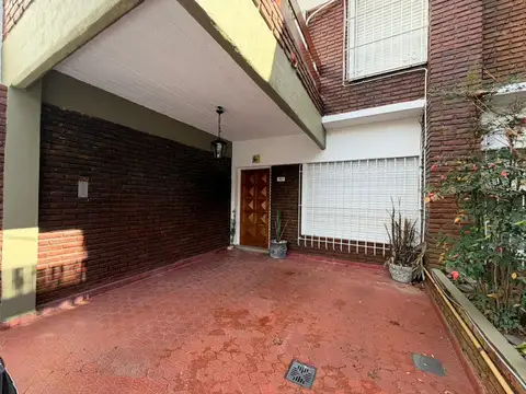 Depto Tipo Casa en Alquiler de 4 ambientes