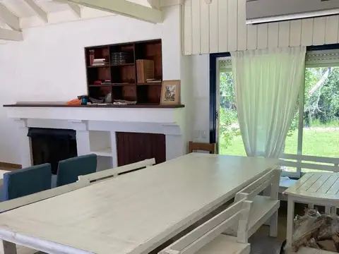 Casa en venta o alquiler mensual en el Delta Tigre