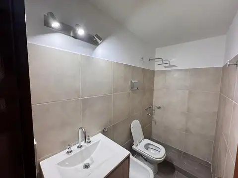 Venta Departamento 3 dormitorios y 2 baños  B° CENTRO
