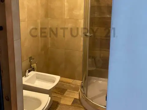 CASA EN VENTA VILLA LUZURIAGA 4-5 ambientes en LOTE PROPIO