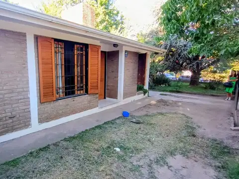 VENTA CASA 3 DORMIS MÁS ESCRITORIO CARLOS PAZ
