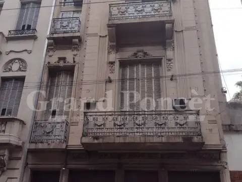 Edificio de Estilo Frances de 4 Plantas