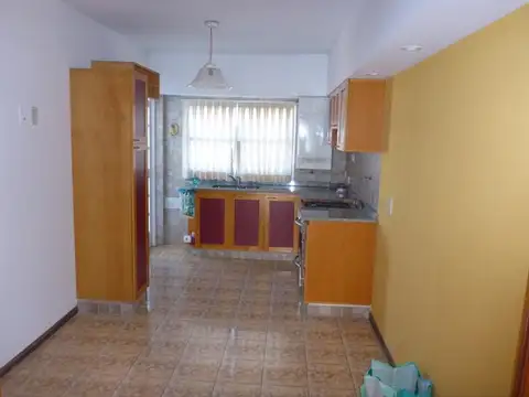 Departamento 4 ambientes con 2 baños