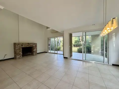 Casa en Alquiler Dalvian 4 Dormitorios