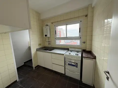 Departamento en Alquiler en Parque Chacabuco, $ 750.000