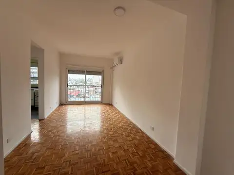 Departamento de 2 ambientes con cocina independiente.