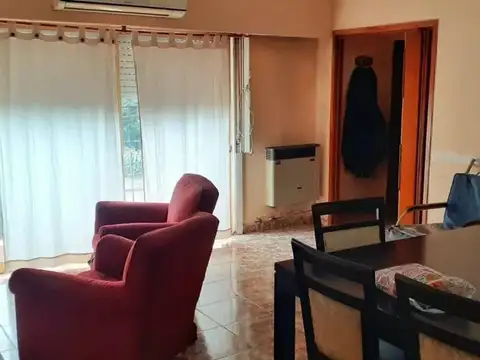 Casa en Venta con 4 cocheras