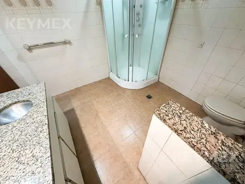Casa 6 ambientes con 3 baños