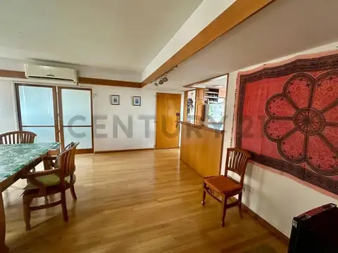 Departamento 6 ambientes con 2 baños