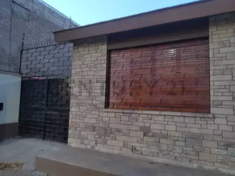 Jorge A. Calle 700, Piso 0