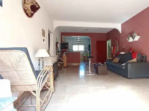 Casa en Venta con 8 cocheras