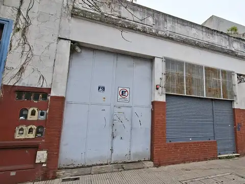 Galpon y Local 620 m2 con fuerza motriz, entrada de vehiculos, habilitacion para maquinas textil VARIOS DESTINOS.