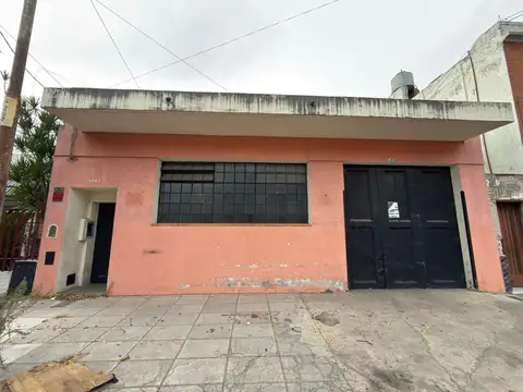 Galpón con 350 m² en Venta en Ramos Mejía