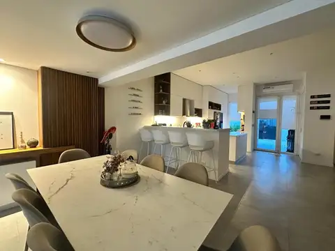 Casa 4 ambientes con 3 baños