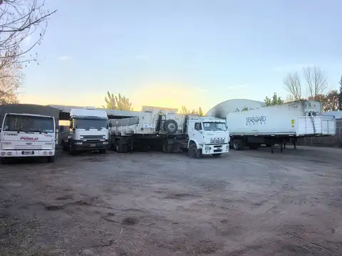 GALPON, OFICINAS, CASA Y AMPLIA PLAYA