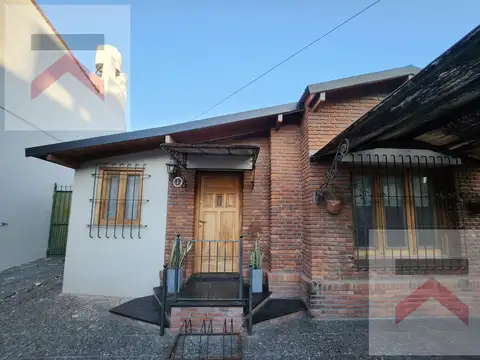 Hermoso chalet con 4 dormitorios en Victoria - San Fernando
