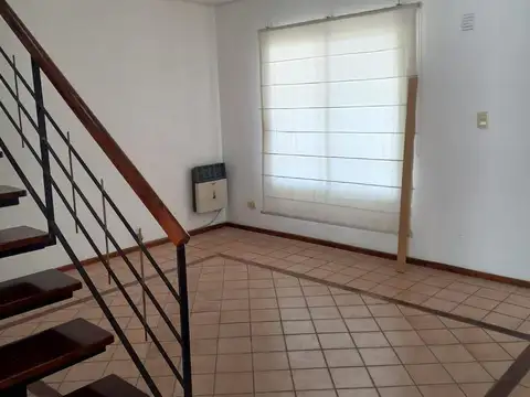 Casa en Alquiler en Godoy Cruz, $ 900.000