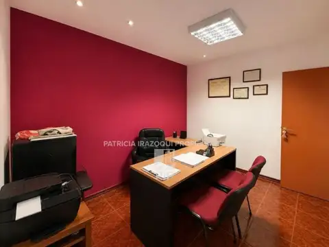 Oficina en Alquiler con 1 cochera