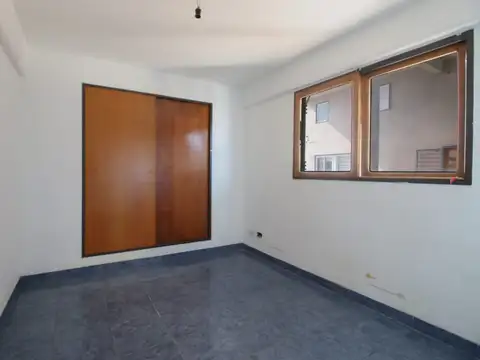VENTA DEPTO 3 AMB A REFACCIONAR en Lanús y COCHERA