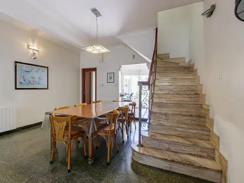 Casa 6 ambientes con 3 baños