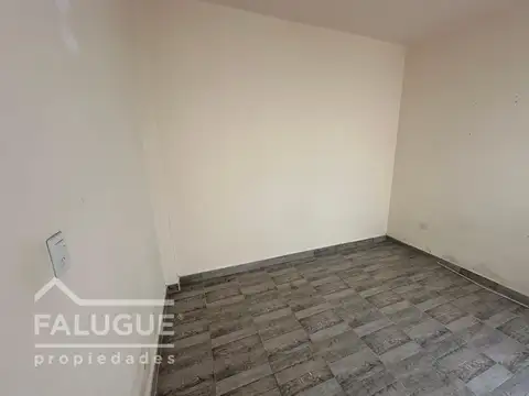 Depto Tipo Casa en Alquiler en Villa Ballester, $ 850.000