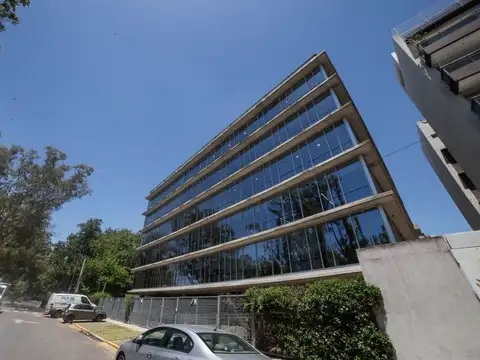 Oficina en Alquiler con 8 cocheras