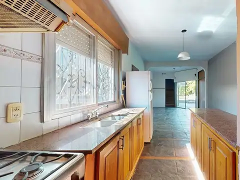 Casa en Alquiler en Ezpeleta Este, $ 750.000