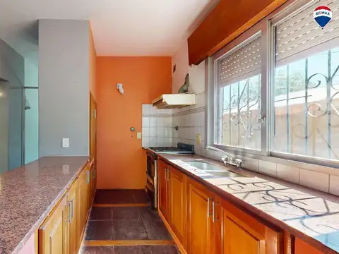 ALQUILER CASA 6 AMBIENTES CON PILETA QUILMES