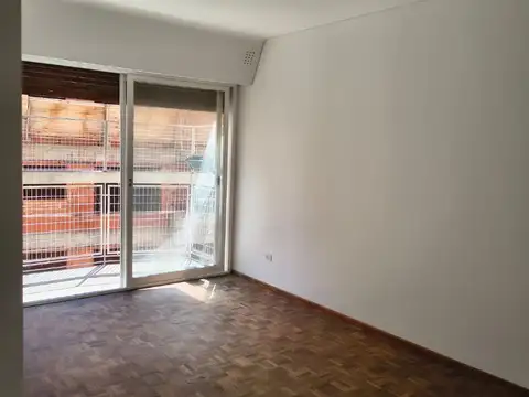 BUEN 3 AMB CON COCHERA FIJA Y BAULERA