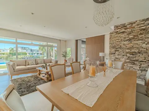 Casa en Venta al Este