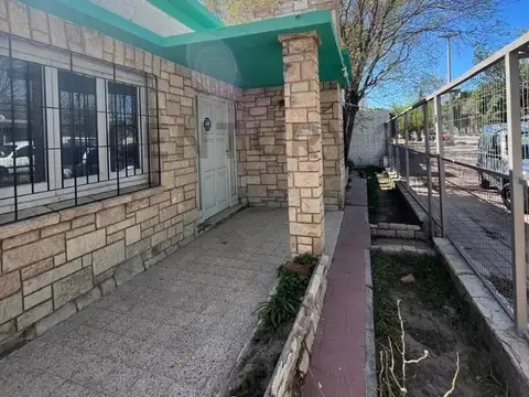 Casa antigua con encanto, calidez y seguridad