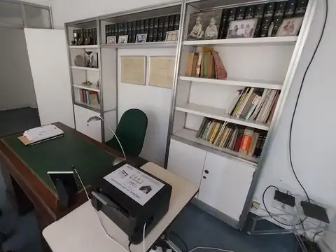 VENTA OFICINA AMOBLADA - MICROCENTRO - OPORTUNIDAD