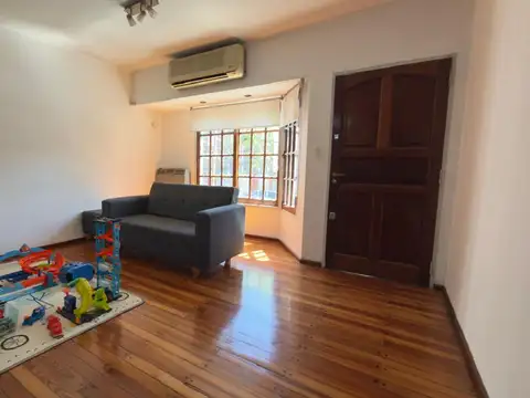 Casa 5 ambientes con 4 baños