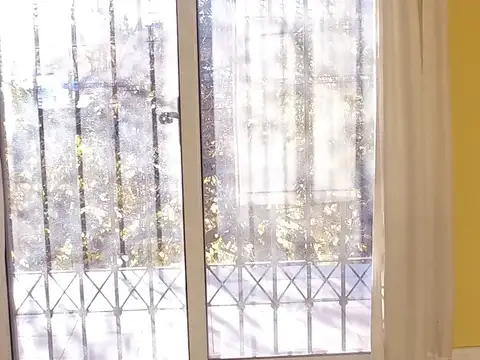 Casa de 4 dormitorios apta crédito a minutos del centro