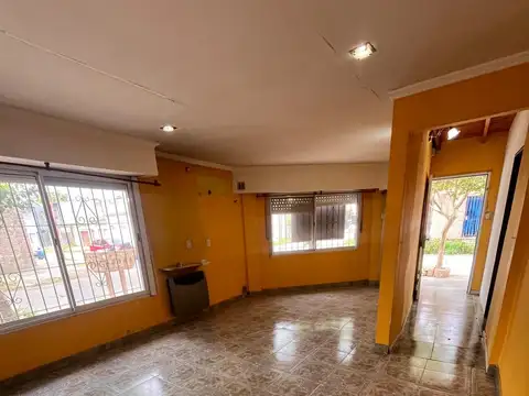 Casa en Alquiler en Villa Talleres, $ 600.000