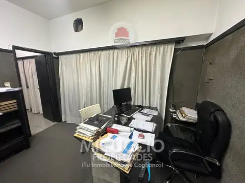 Casa en venta, Colón N°364 entre Av. 25 de mayo y Travi, Escobar centro