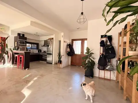 Casa 3 ambientes con 2 baños