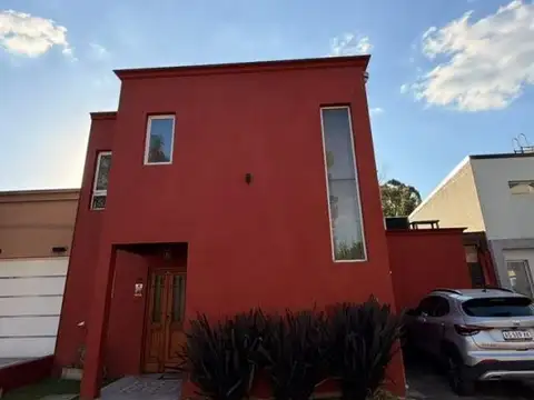 Casa en Venta en Agustinas 1, USD 240.000