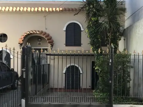 Casa de 2 dorm + Dpto 3 amb - Olazabal 615 - LdZ