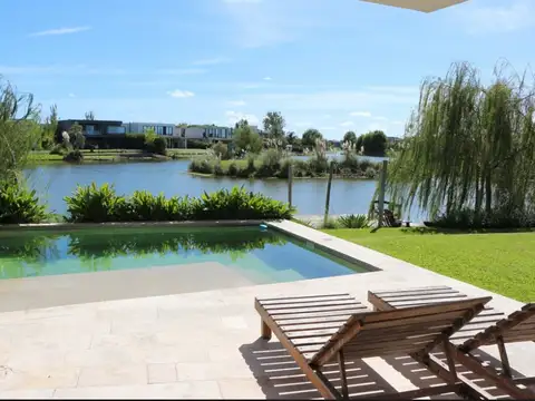 Casa 6 ambientes con 3 baños