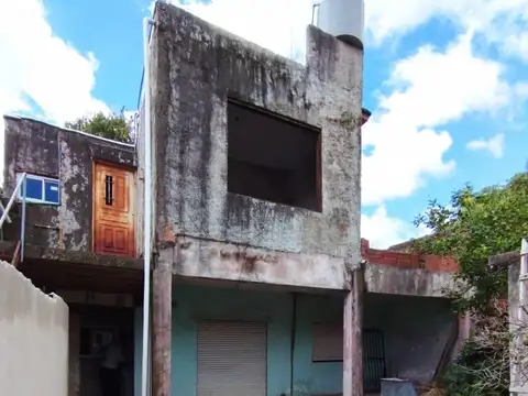 VENTA: 2 DEPARAMENTOS 2 AMBIENTES A TERMINAR / UBICADO SOBRE CALLE LAS ROSAS